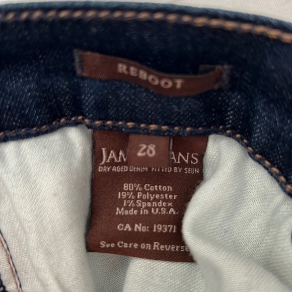 VGUC⭐️ James Jeans Reboot Boot Cut Jean Size 28 - Picture 6 of 8